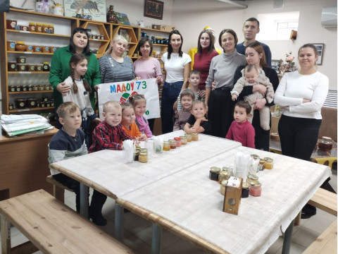 Юные гости в Музее Мёда